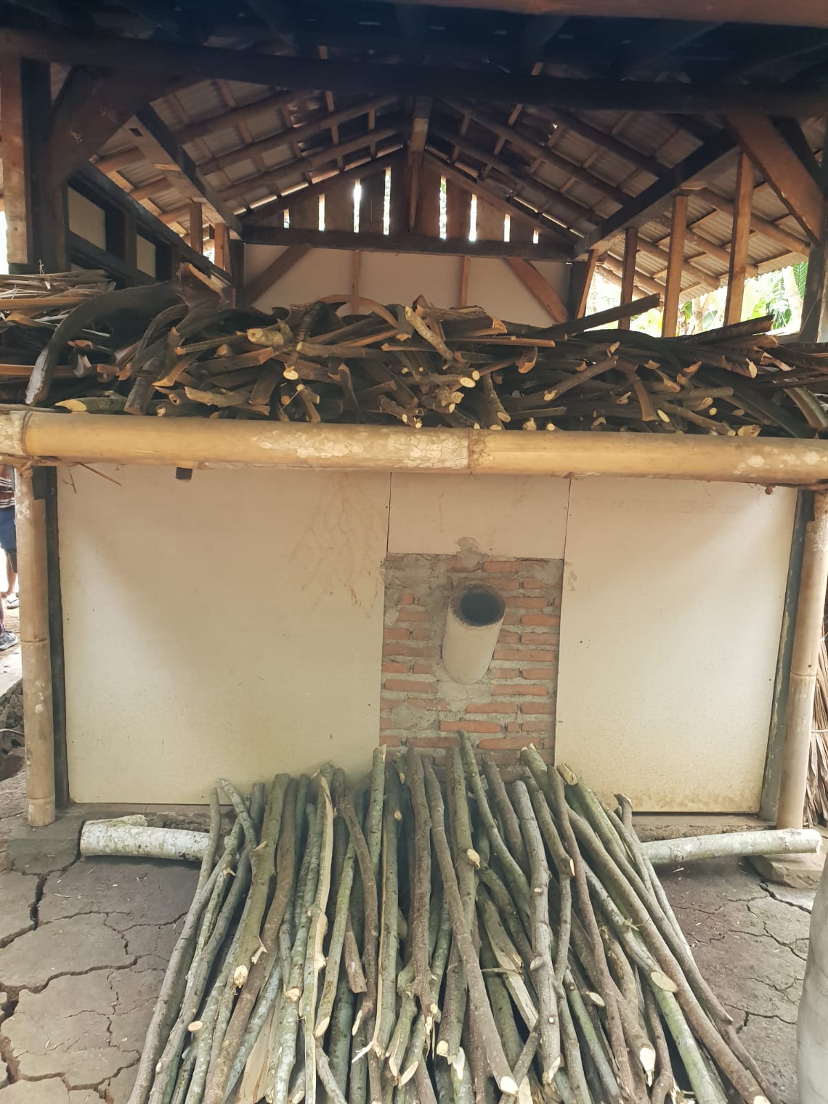 Cerobong asap untuk dapur sehat tempat produksi gula semut organik